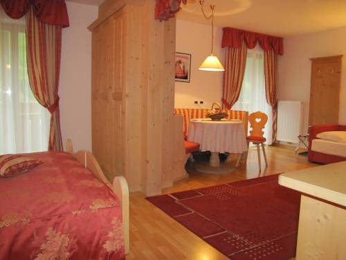 Imagen de la habitación del Hotel Arkadia, Burj&eacute;. Foto 15