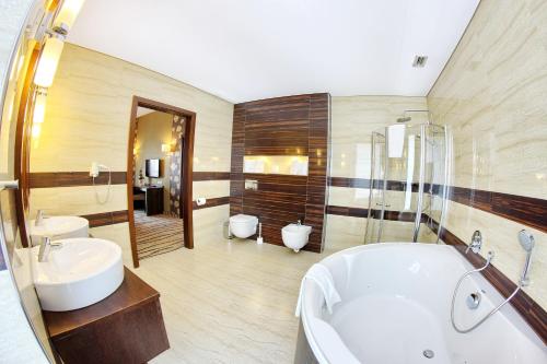 Imagen de la habitación del Hotel Arkas. Foto 9