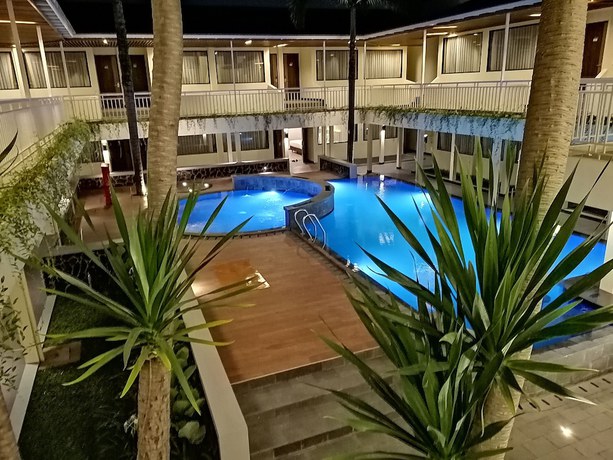 Imagen de la piscina del Hotel Arkeo Hotel Bandung. Foto 19