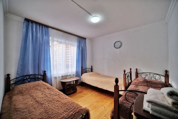 Imagen de la habitación del Hotel Arkhiz City Guest House. Foto 8