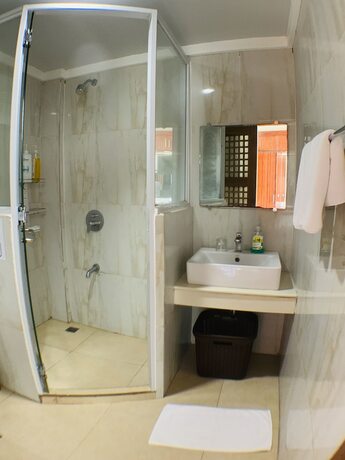 Imagen de la habitación del Hotel Arkipelago Beach Resort. Foto 30