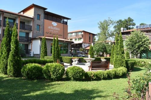 Imagen general del Hotel Arkutino Family Resort. Foto 2