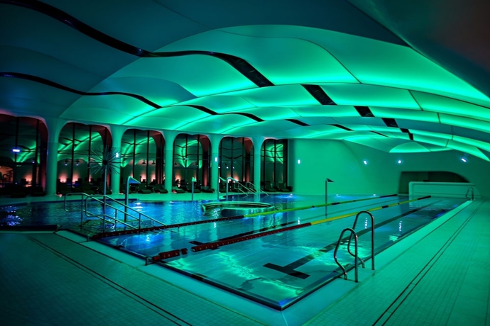 Imagen de la piscina del Hotel Arlamow. Foto 18