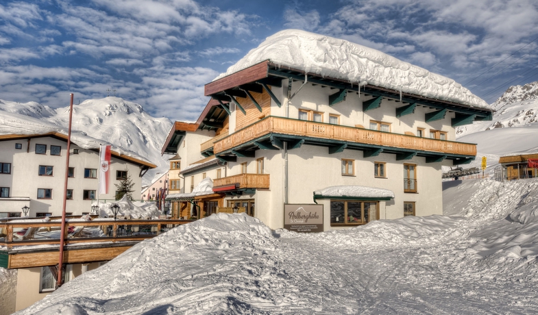 Imagen de los exteriores del Hotel Arlbergh&ouml;he. Foto 12