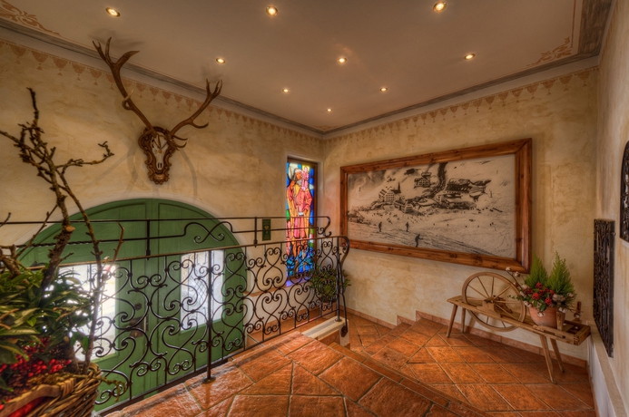 Imagen de los interiores del Hotel Arlbergh&ouml;he. Foto 14