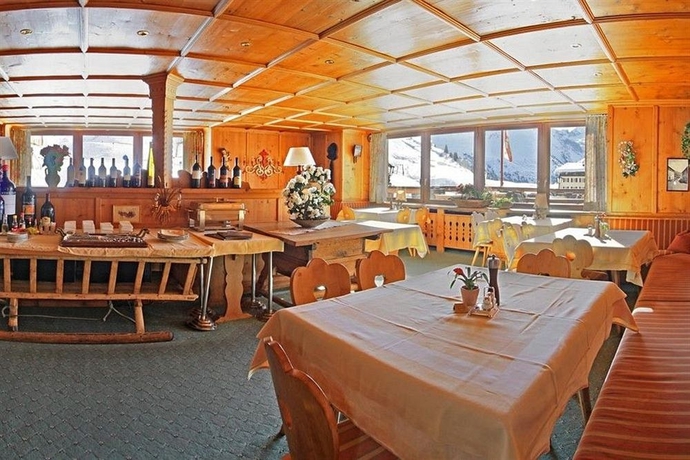Imagen del bar/restaurante del Hotel Arlbergh&ouml;he. Foto 8