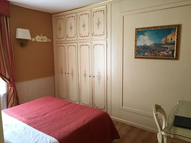 Imagen de la habitación del Hotel Arlecchino, Venecia. Foto 11