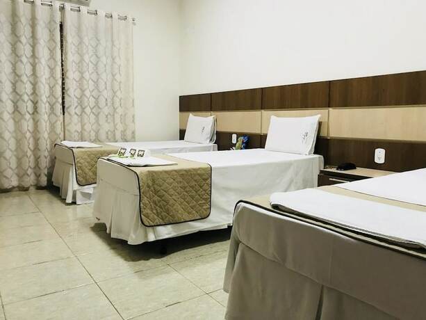 Imagen de la habitación del Hotel Arlen. Foto 23