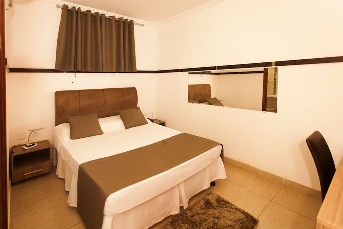 Imagen de la habitación del Hotel Arlen. Foto 29