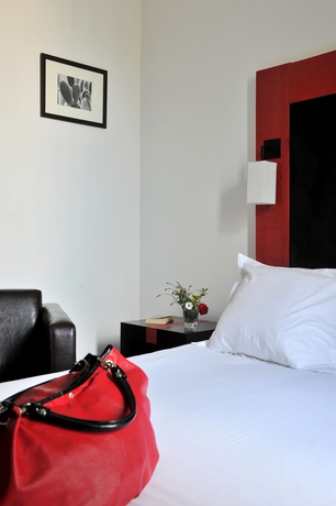 Imagen de la habitación del Hotel Arles Plaza. Foto 13