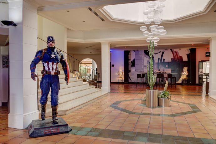 Imagen de los interiores del Hotel Arles Plaza. Foto 18