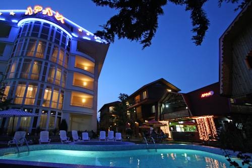 Imagen de los exteriores del Hotel Arli Hotel. Foto 6