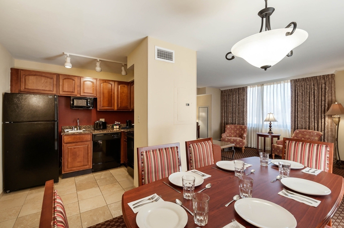 Imagen de la habitación del Hotel Arlington Court Suites, A Clarion Collection. Foto 12