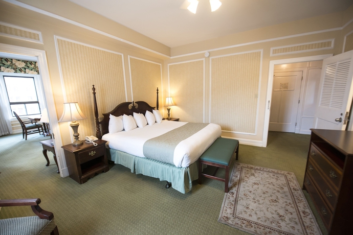 Imagen de la habitación del Hotel Arlington Resort and Spa. Foto 10