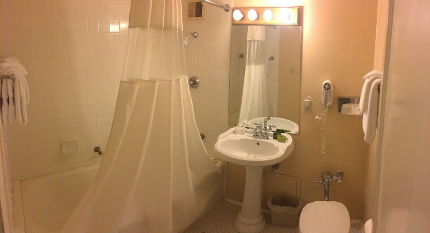 Imagen de la habitación del Hotel Arlington Resort and Spa. Foto 15