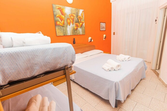 Imagen de la habitación del Hotel Arlino. Foto 13