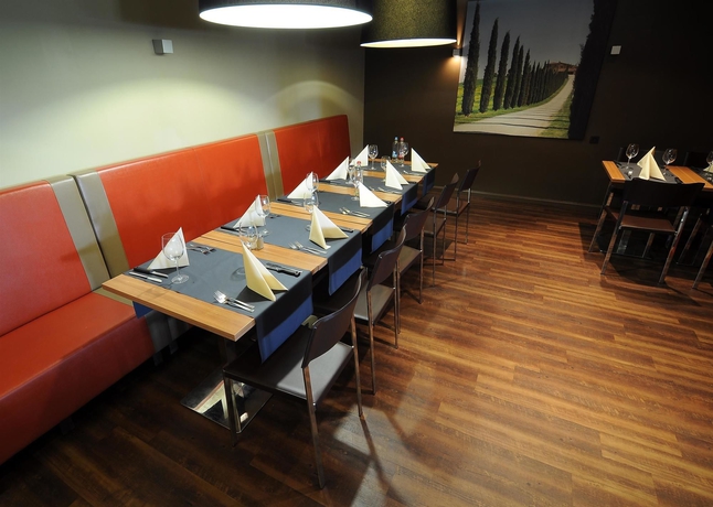 Imagen del bar/restaurante del Hotel Arlon. Foto 7