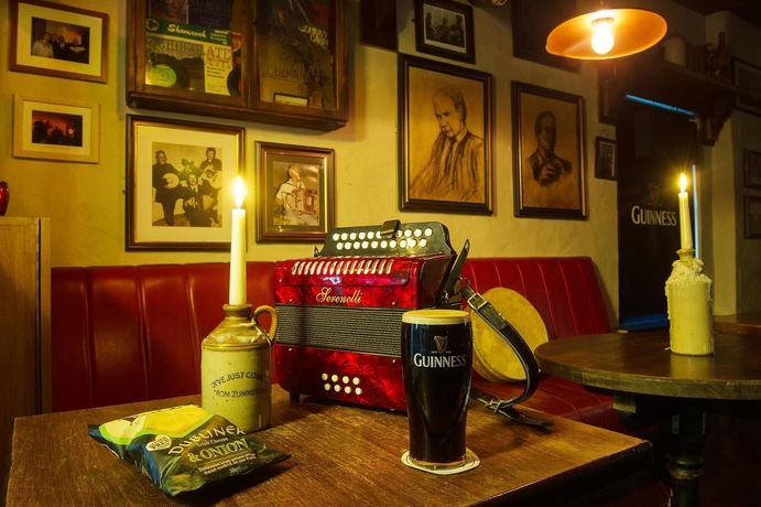 Imagen del bar/restaurante del Hotel Armada, MILTOWN MALBAY. Foto 3