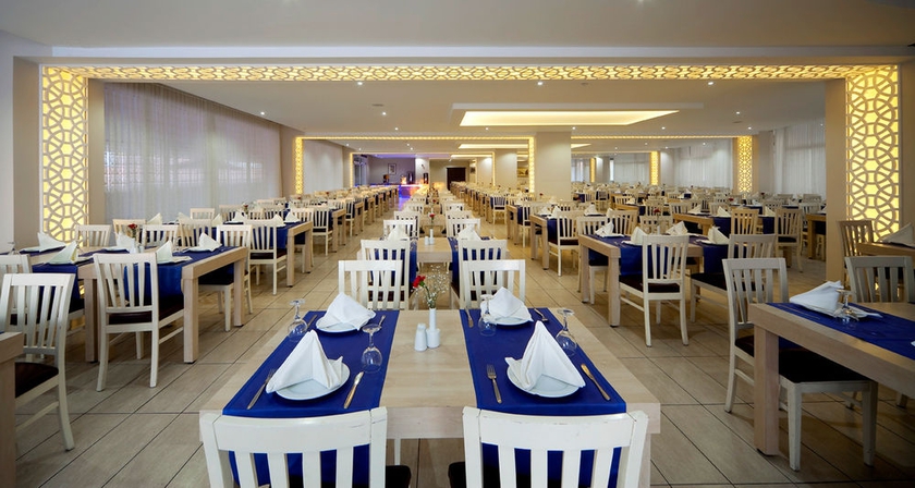 Imagen del bar/restaurante del Hotel Armas Bella Sun - All Inclusive. Foto 3