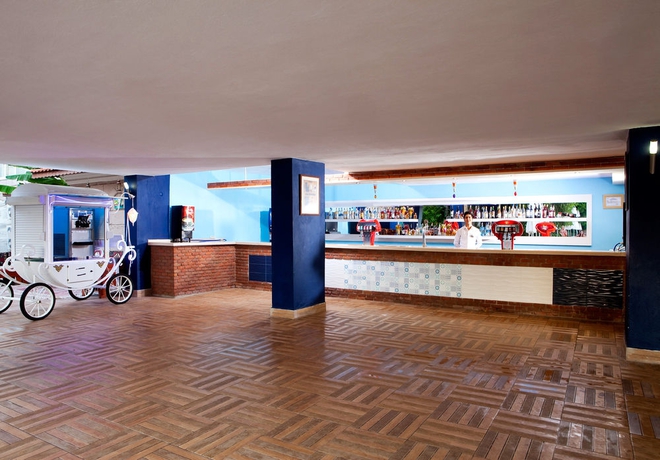 Imagen del bar/restaurante del Hotel Armas Bella Sun - All Inclusive. Foto 7