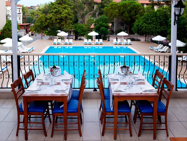 Imagen del bar/restaurante del Hotel Armas Bella Sun - All Inclusive. Foto 9