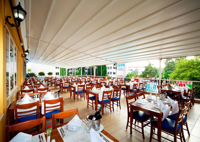 Imagen del bar/restaurante del Hotel Armas Bella Sun - All Inclusive. Foto 10