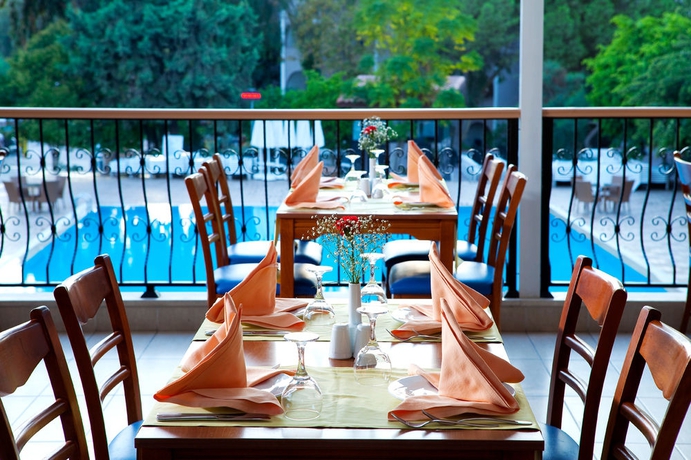 Imagen del bar/restaurante del Hotel Armas Bella Sun - All Inclusive. Foto 12