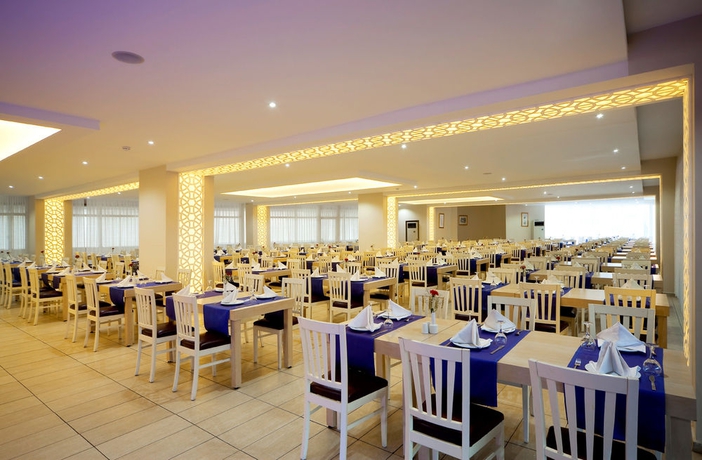 Imagen del bar/restaurante del Hotel Armas Bella Sun - All Inclusive. Foto 14