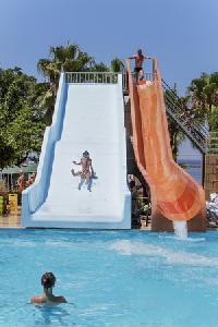 Imagen de la piscina del Hotel Armas Green Fugla Beach. Foto 6