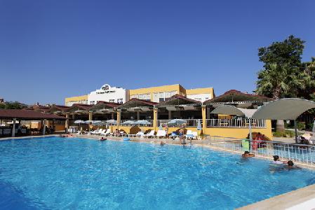 Imagen de la piscina del Hotel Armas Green Fugla Beach. Foto 7