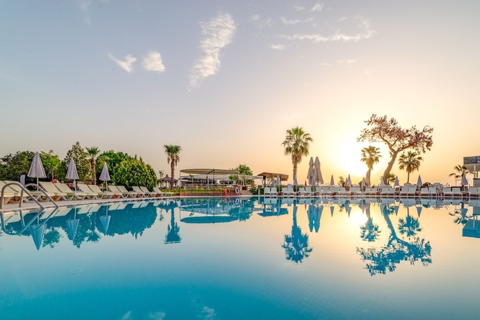 Imagen de la piscina del Hotel Armas Gul Beach - All Inclusive. Foto 16