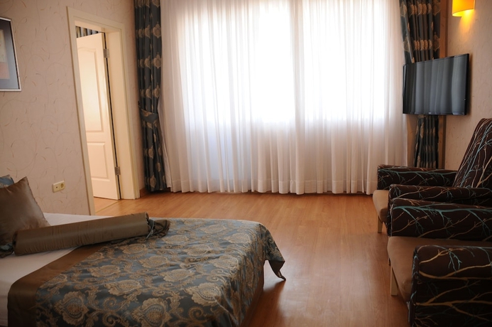 Imagen de la habitación del Hotel Armas Pemar Beach Resort. Foto 6
