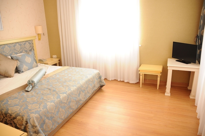 Imagen de la habitación del Hotel Armas Pemar Beach Resort. Foto 7