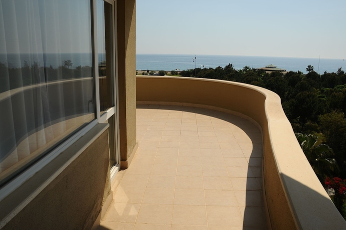Imagen de la habitación del Hotel Armas Pemar Beach Resort. Foto 10