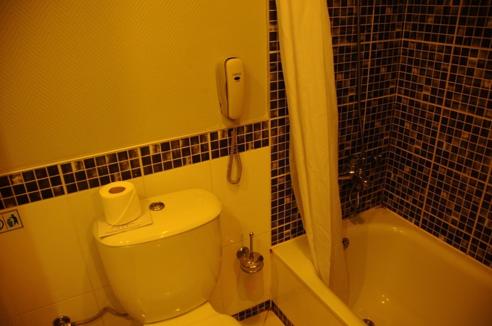 Imagen de la habitación del Hotel Armas Pemar Beach Resort. Foto 17