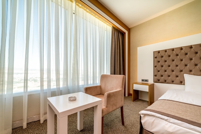 Imagen de la habitación del Hotel Armas Termal Resort. Foto 7