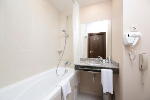 Imagen de la habitación del Hotel Armat, Irkutsk. Foto 8