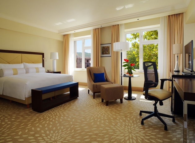 Imagen de la habitación del Hotel Armenia Marriott Yerevan. Foto 7