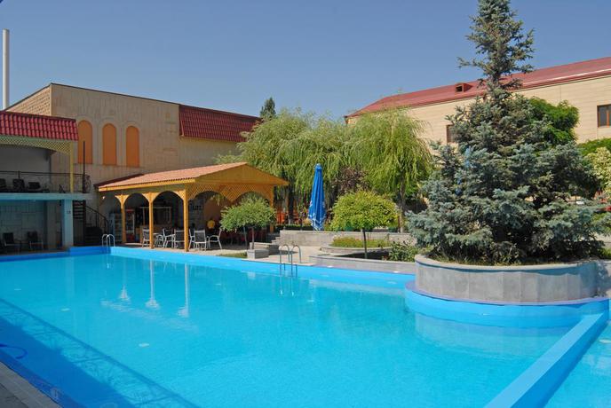 Imagen de la piscina del Hotel Armenian Royal Palace. Foto 11