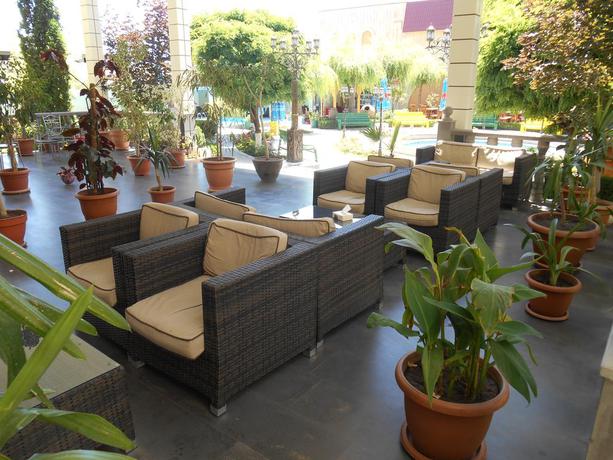 Imagen de los exteriores del Hotel Armenian Royal Palace. Foto 8