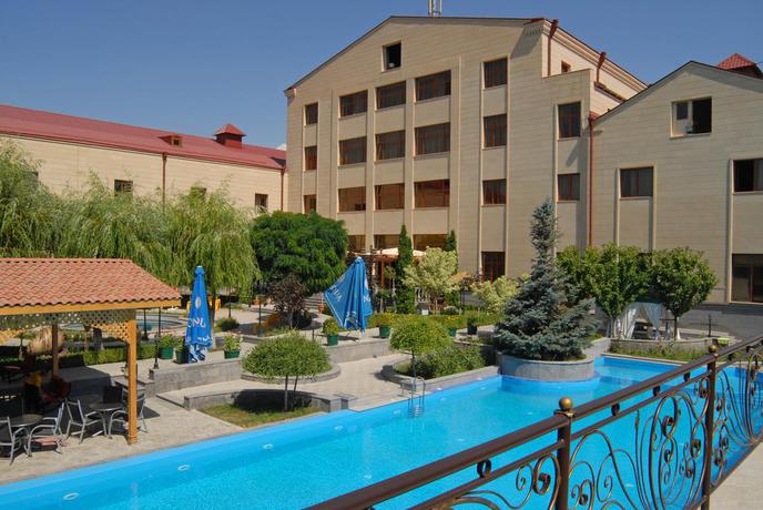 Imagen de la piscina del Hotel Armenian Royal Palace. Foto 12