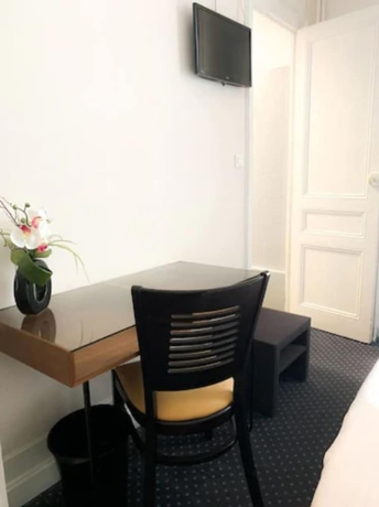Imagen de la habitación del Hotel Armenonville. Foto 7