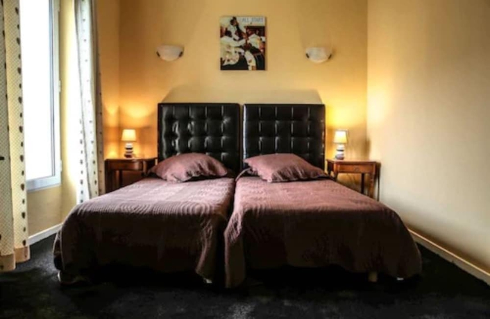 Imagen de la habitación del Hotel Armenonville. Foto 10