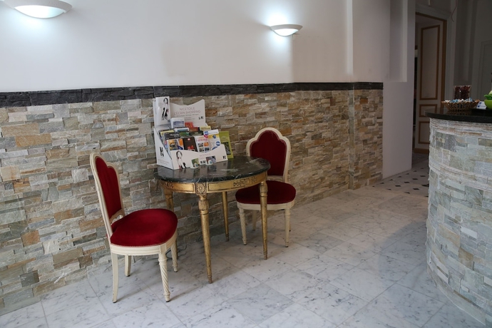 Imagen de los interiores del Hotel Armenonville. Foto 19
