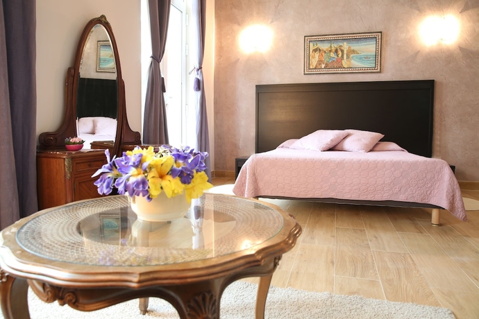 Imagen de la habitación del Hotel Armenonville. Foto 12