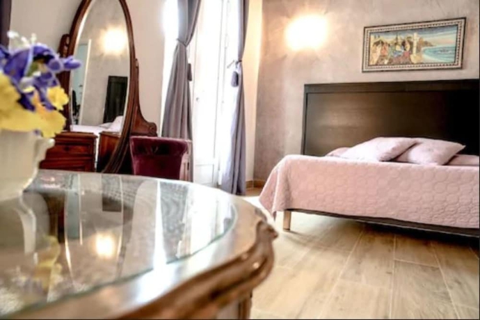 Imagen de la habitación del Hotel Armenonville. Foto 14