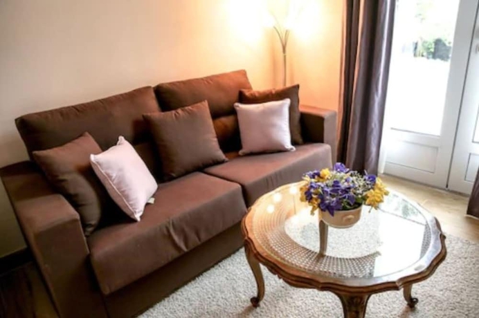 Imagen de la habitación del Hotel Armenonville. Foto 16