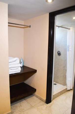 Imagen de la habitación del Hotel Armida Express. Foto 4