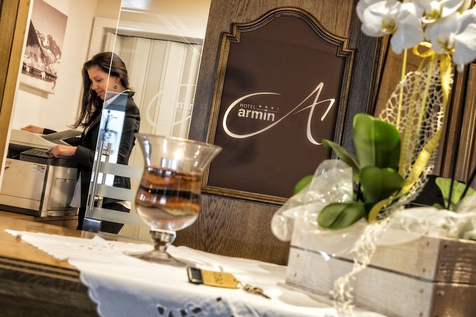 Imagen de los interiores del Hotel Armin. Foto 19