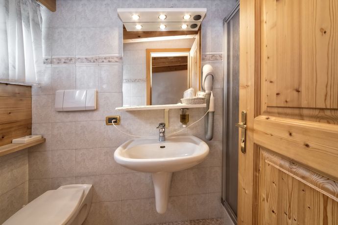 Imagen de la habitación del Hotel Armin. Foto 4